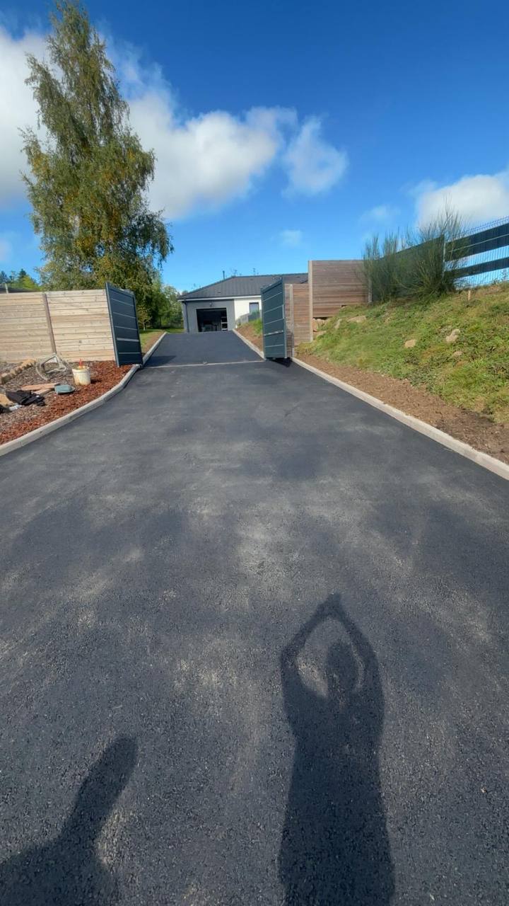 Allée enrobée portail